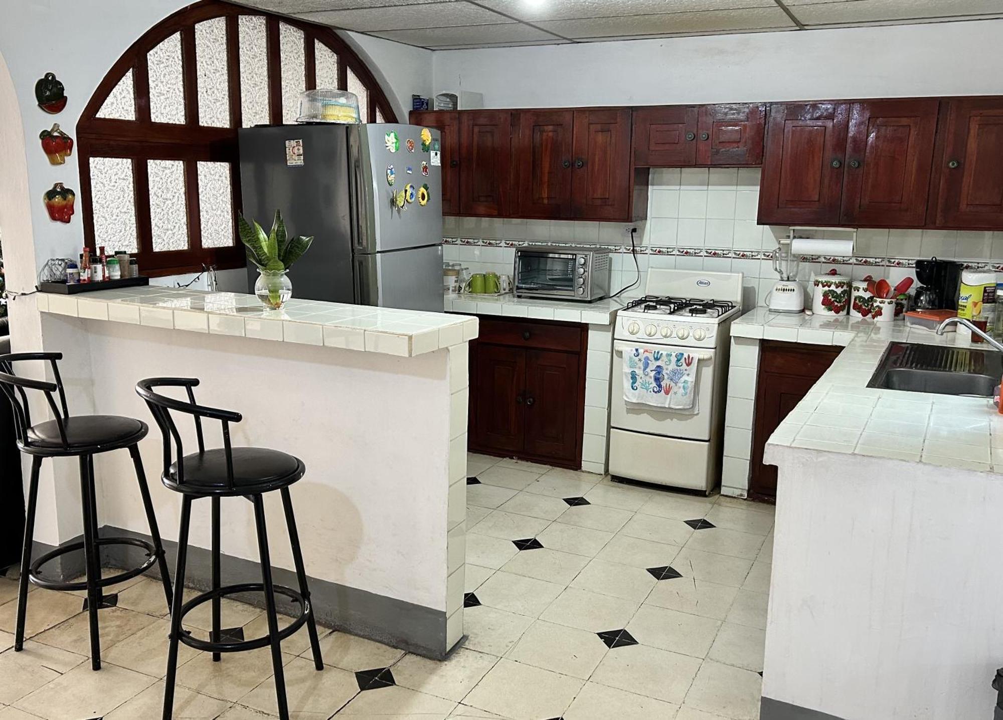 El Callejon Guest House Leon Bagian luar foto