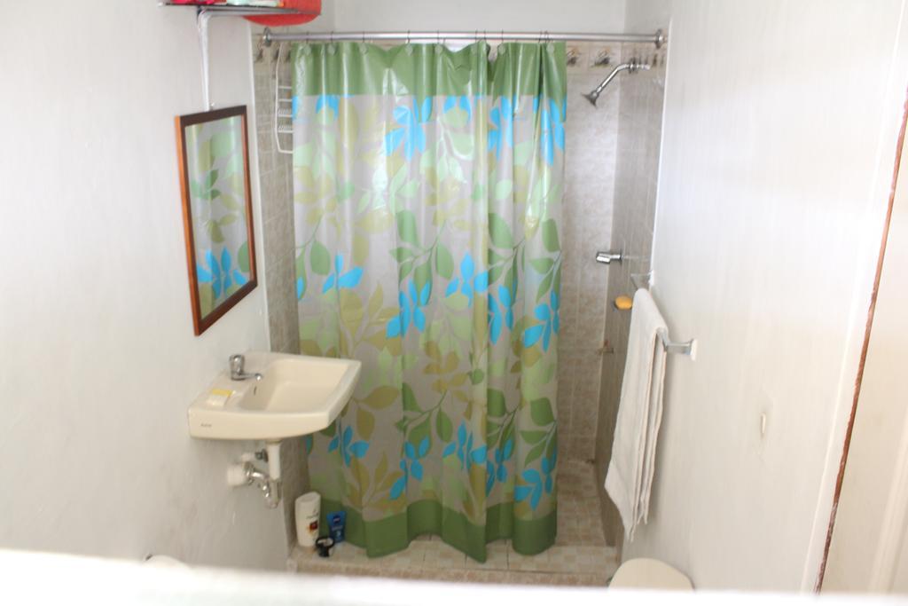 El Callejon Guest House Leon Bagian luar foto