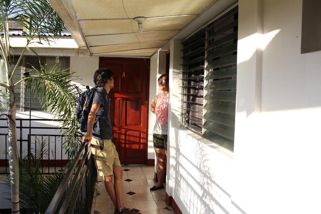 El Callejon Guest House Leon Bagian luar foto