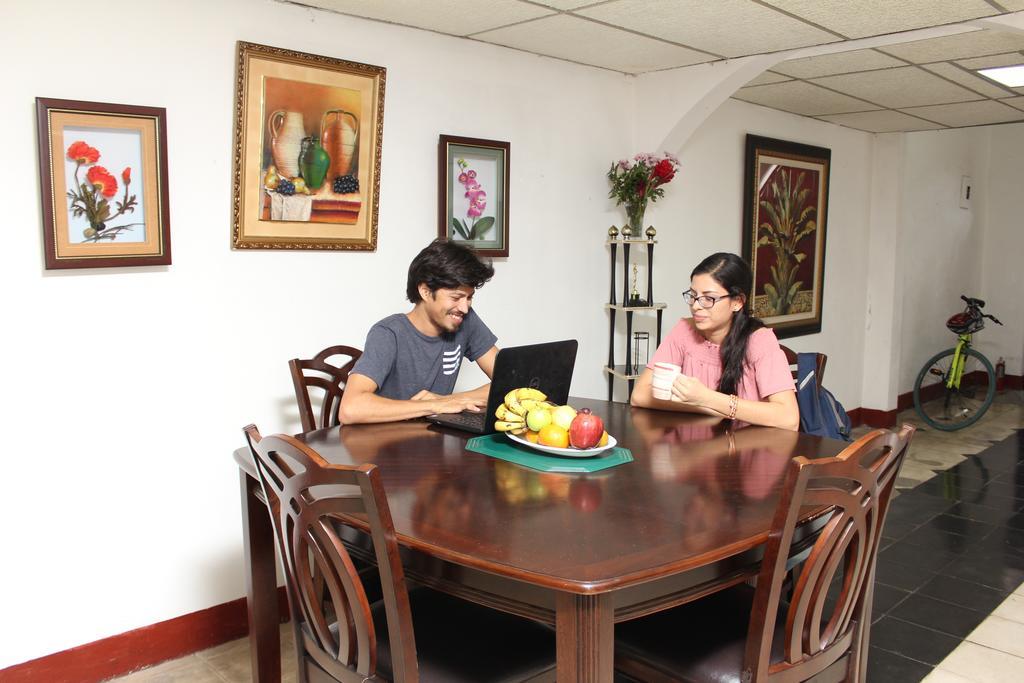 El Callejon Guest House Leon Bagian luar foto