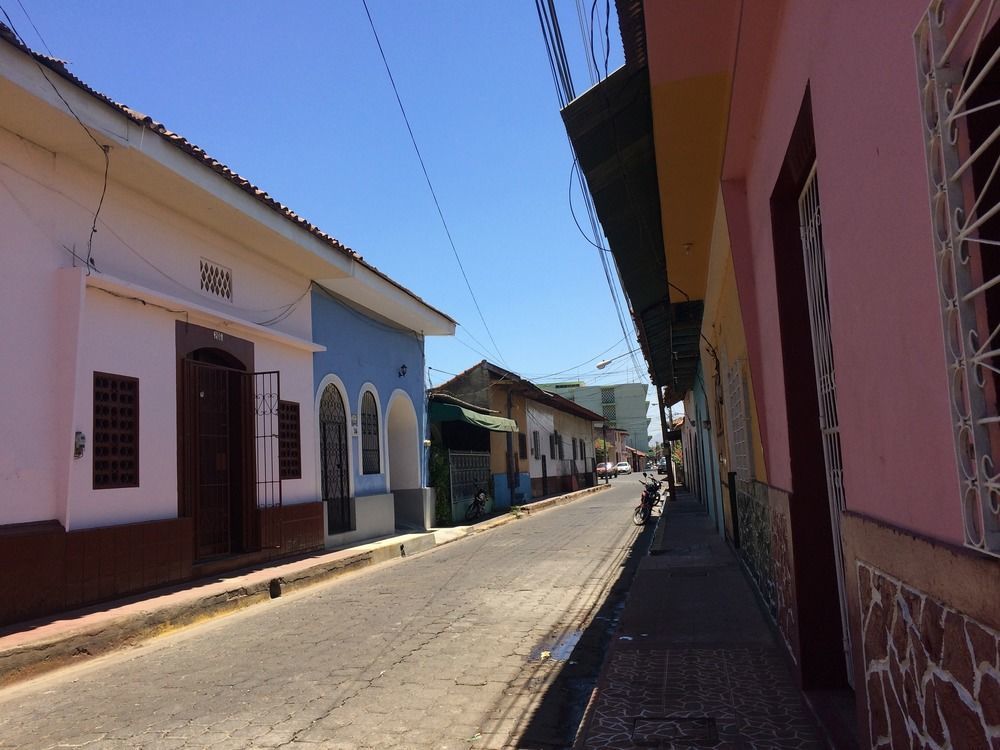 El Callejon Guest House Leon Bagian luar foto