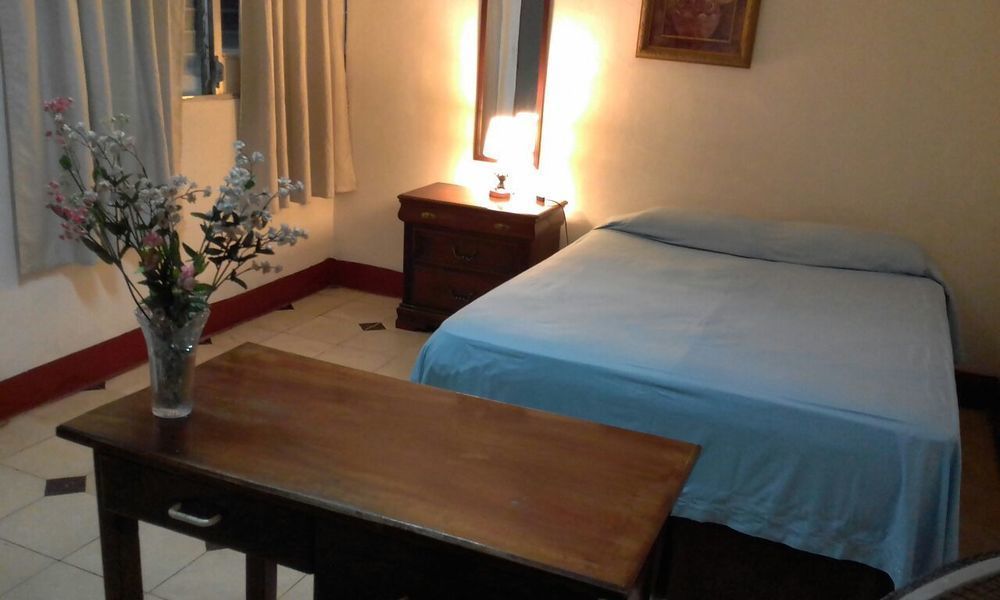El Callejon Guest House Leon Bagian luar foto